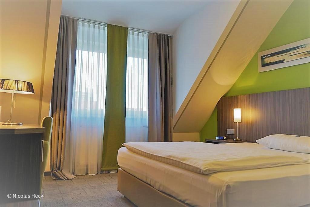 וולדורף Hotel Ambiente Walldorf מראה חיצוני תמונה