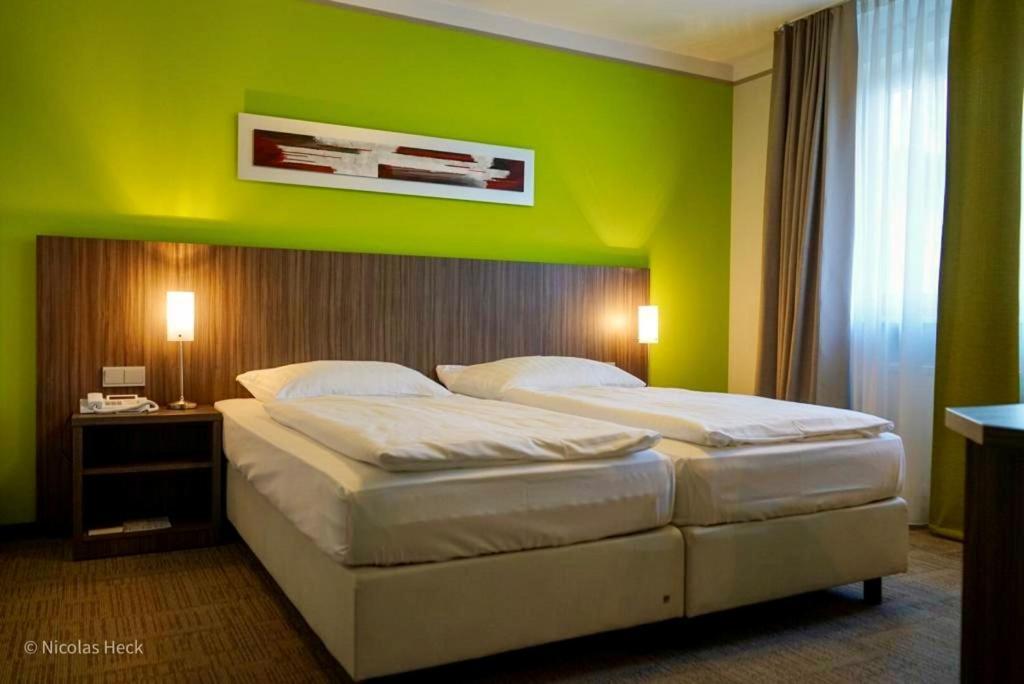 וולדורף Hotel Ambiente Walldorf מראה חיצוני תמונה